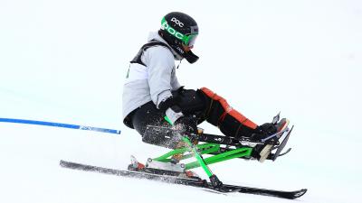 a male Para skier