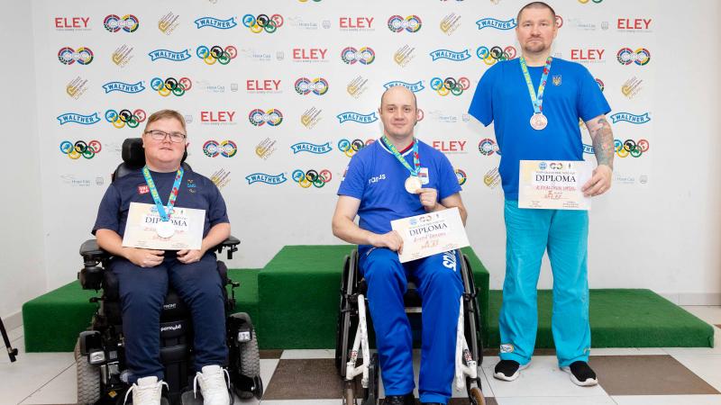Home shooter Dragan Ristic claimed the mixed 10m air rifle prone SH2 gold