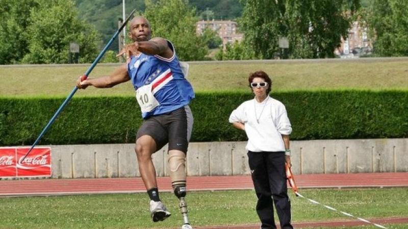 A picture of a man throwing a javelin