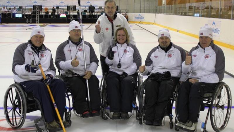 A groupe picture of the Norway Wheelchair Curling Team