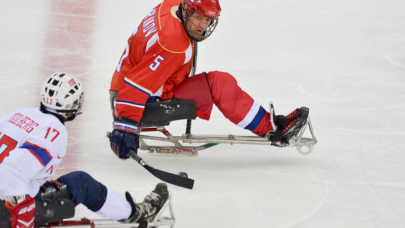 Loyd-Remi Pallander Solberg challenges Russian Vasilii Varlakov