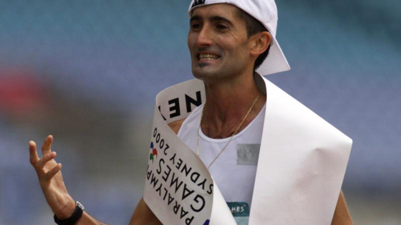Javier Conde celebrating his Marathon at the Sydney 2000 Paralympic Games.