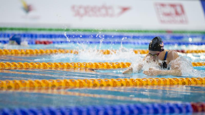 Jessica Long competes at the 2015 IPC Swimming World Championships in Glasgow, Great Britain