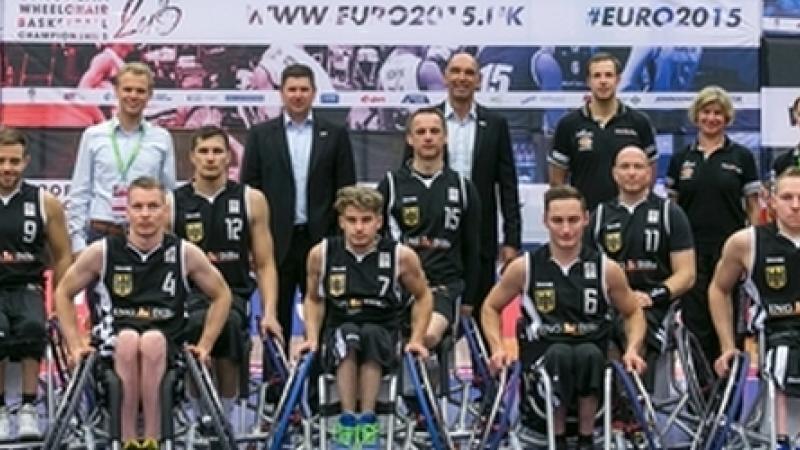 Group shot of a wheelchair basketball team