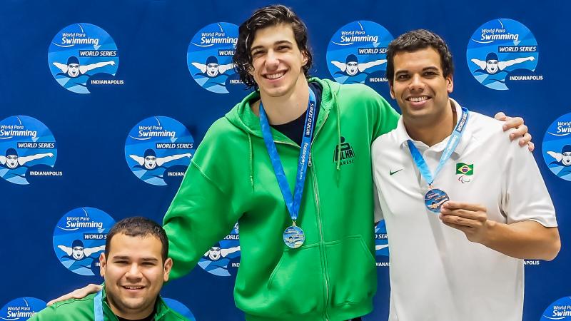 Simone Barlaam, in the middle, set a new world record in the men’s 50m freestyle S9