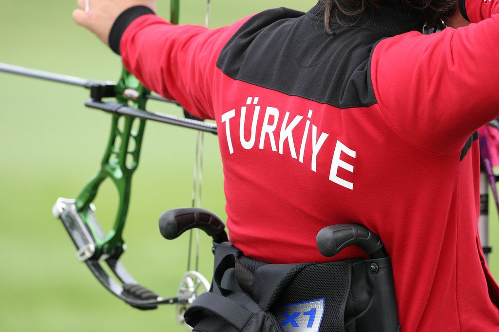 Dramatic comebacks mark archery's first day of quarterfinals
