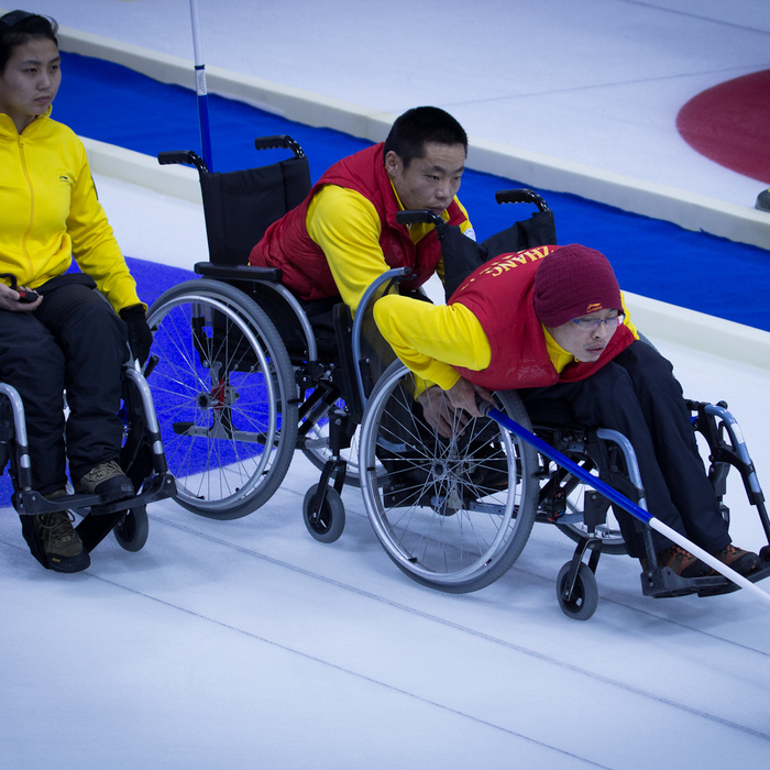China claim final wheelchair curling playoff spot