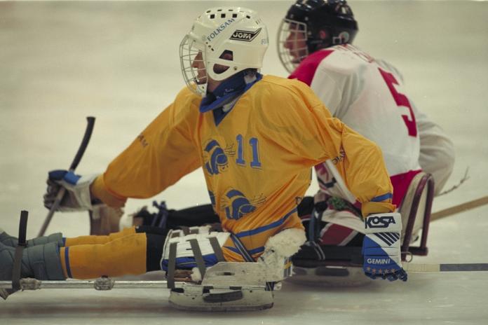 Swedish team in action during Lillehammer 1994