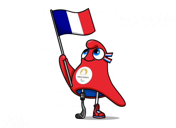 Das paralympische Maskottchen mit laufender Klinge schwenkt die französische Flagge.