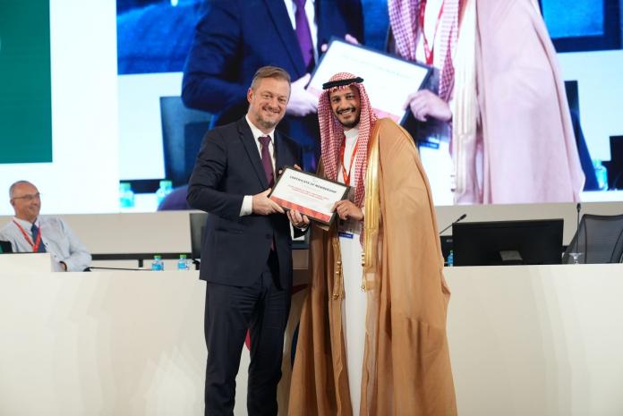 IPC President Andrew Parsons and Abdulaziz Baeshen, Secretary General and Executive Director, Saudi Olympic and Paralympic Committee