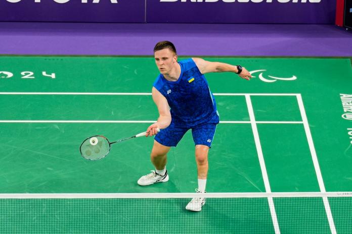 Oleksandr Chyrkov plays a point at the net