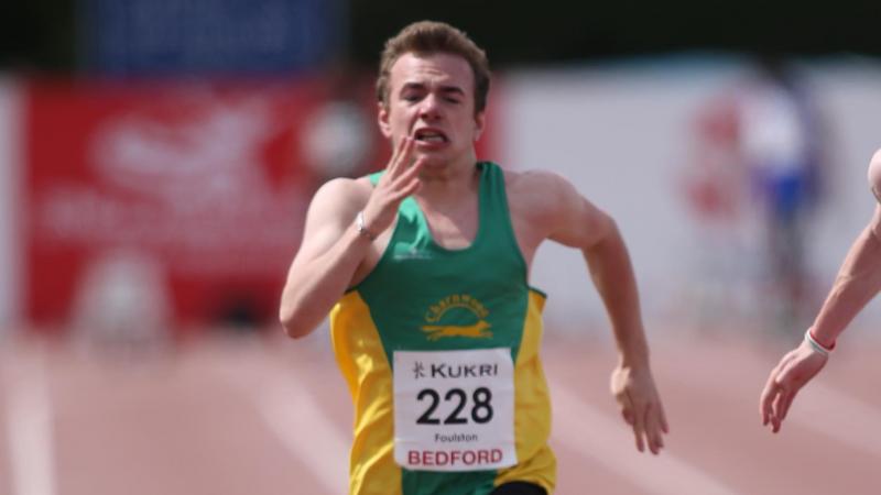 a male Para sprinter running