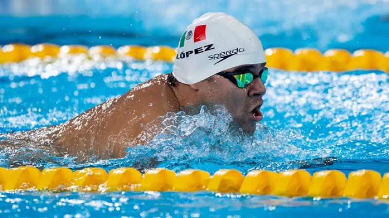 Mexican swimmer Diego Lopez Diaz during a competition