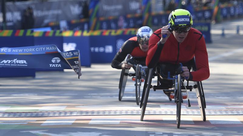 Daniel Romanchuk crosses the finish line of the 2019 New York Marathon