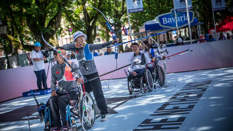 Para archery teams competing against each other