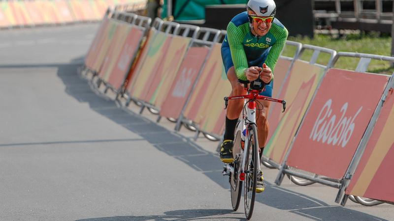 Brazilian man competing in the road race