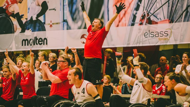 Danish wheelchair rugby bench cheering