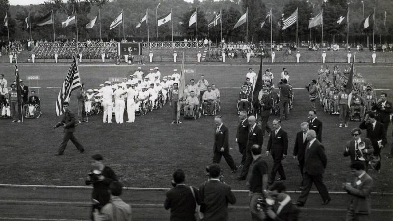 Black and white photo of ceremony at Rome 1960