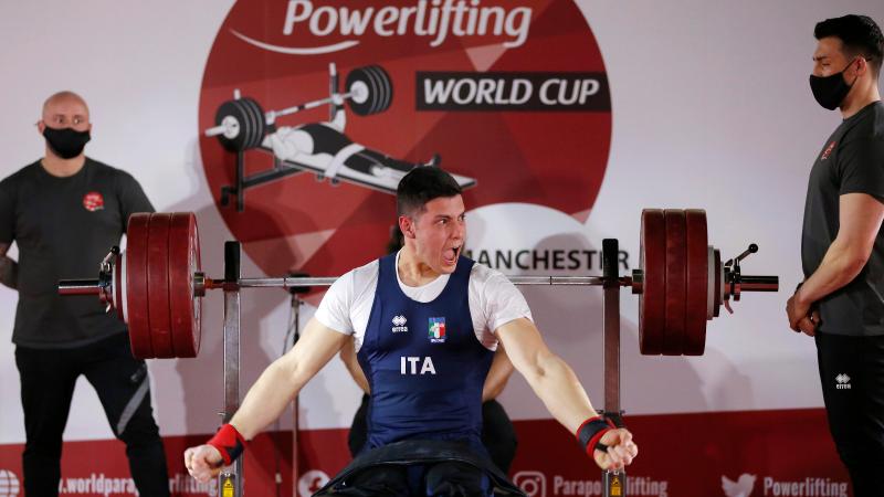What Are the Current Powerlifting Records? (2023)