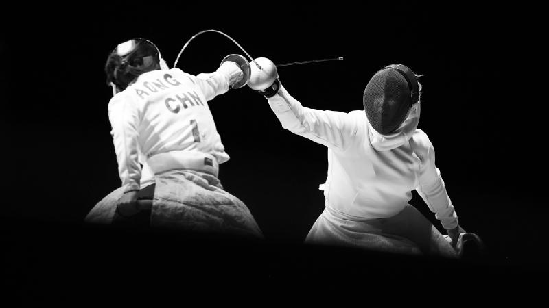 Rong Jing bouts in the WF team epee final 