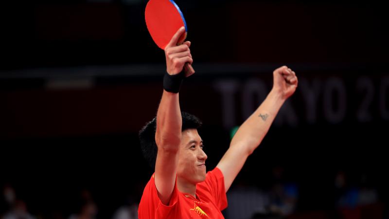 Xiang Zhao of China celebrating