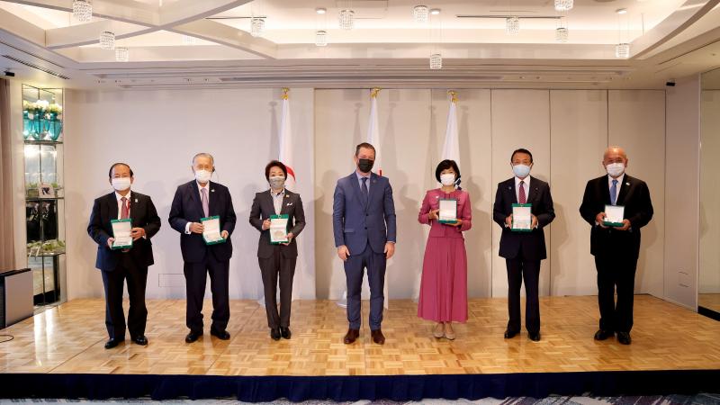 Japanese officials receive Paralympic Games Appreciation Award 