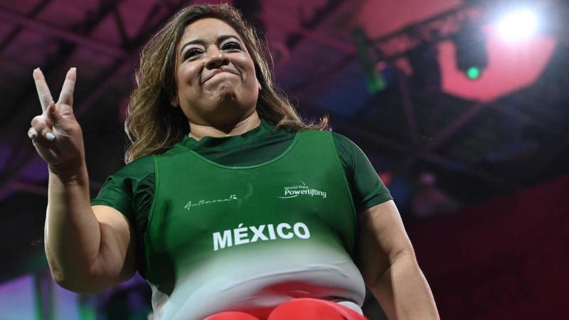 Mexican legend Amalia Perez displayed a powerful show to complete 128kg for the women's up to 61kg gold at Veracruz 2023, sending a strong warning to her rivals ahead of the World Championships in August.