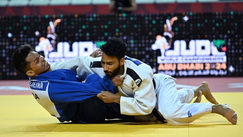 Two Para judo athletes are competing
