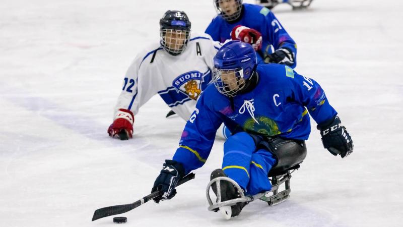 Para Ice Hockey players in action