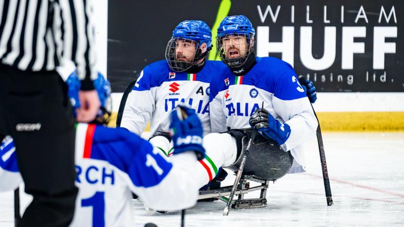 Italian Para ice hockey players on ice