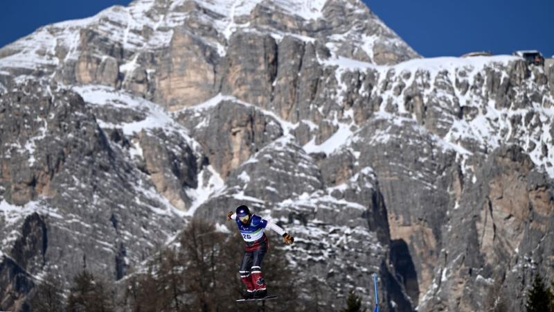 Male para snowboarder training