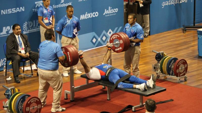 Powerlifting at the Parapans