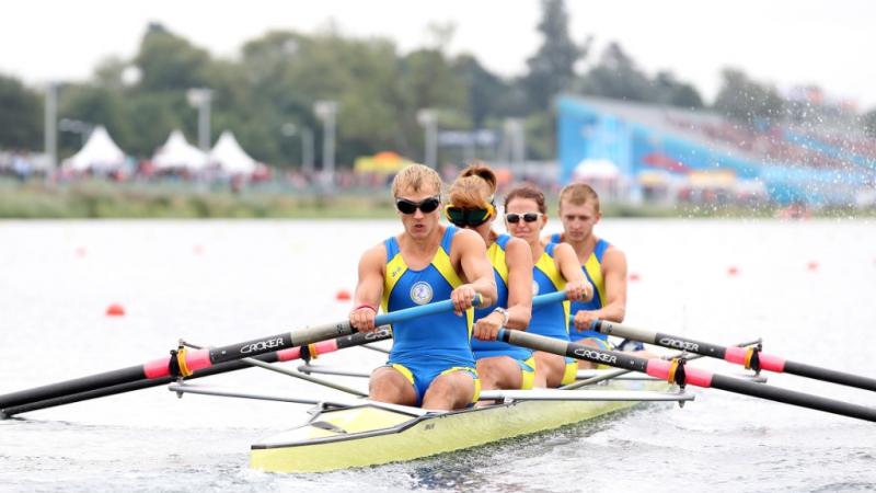 A picture of a 4 person rowing