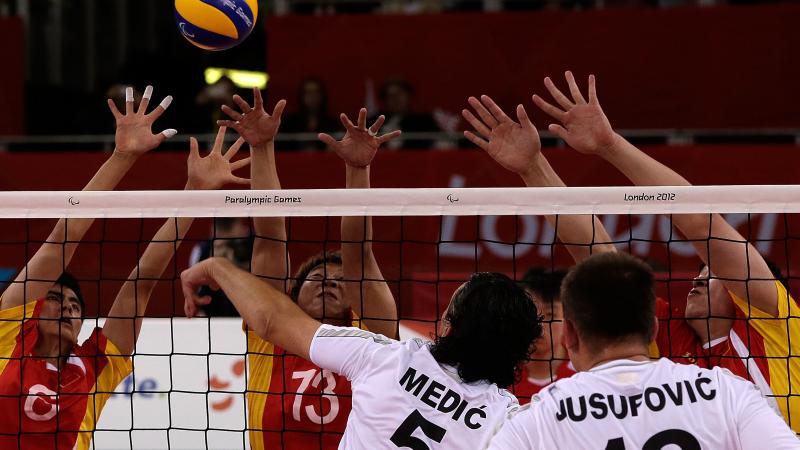 Bosnia and China men's sitting volleyball teams