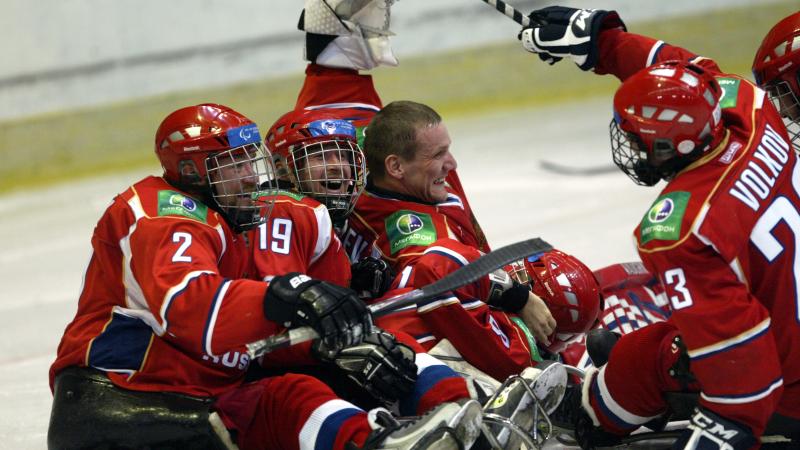 Russian ice sledge hockey