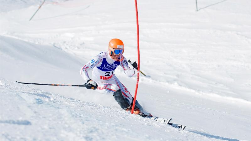 A picture of a man skiing