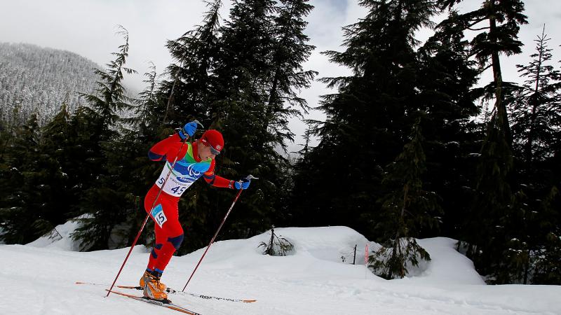 A picture of a man skiing