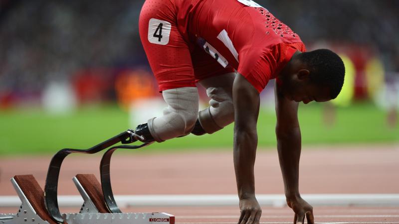 A picture of a man on the starting block