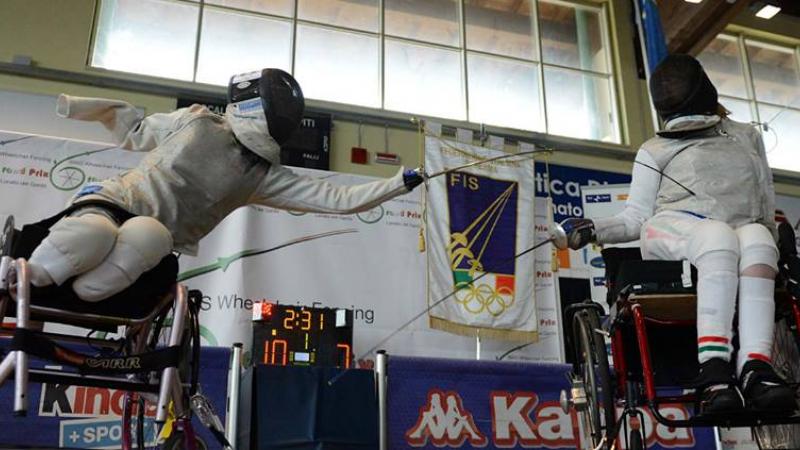 Beatrice Vio duelling with Dani Gyongi at the 2013 IWAS Wheelchair Fencing Grand Prix