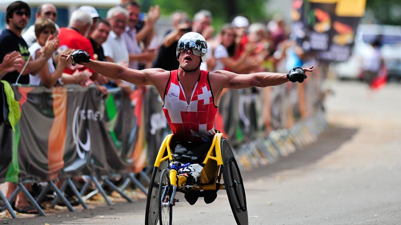 Hug takes Lyon 2013 marathon gold