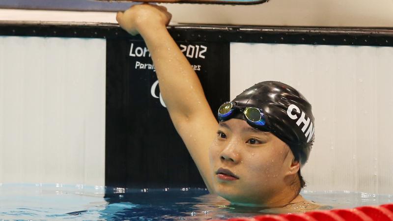 Jiangbo Xia wins gold at London 2012