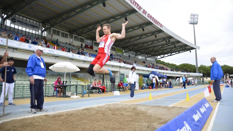 Markus Rehm jumps over a sand pit