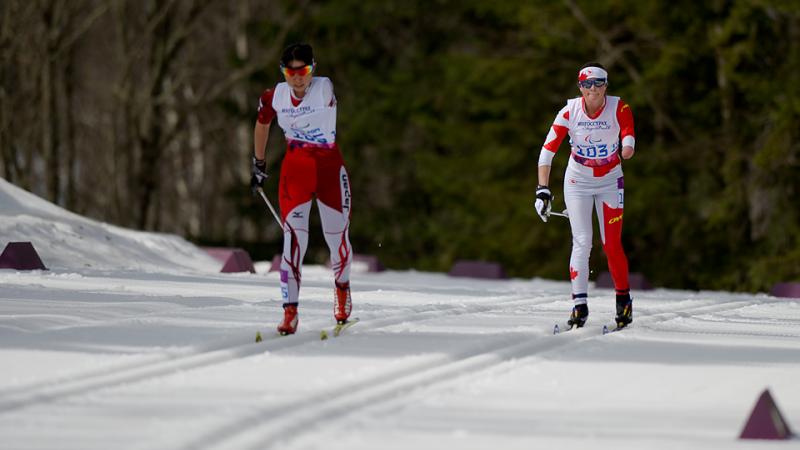 Brittany Hudak, Canada in Women's 15km classic, overtaking a rival