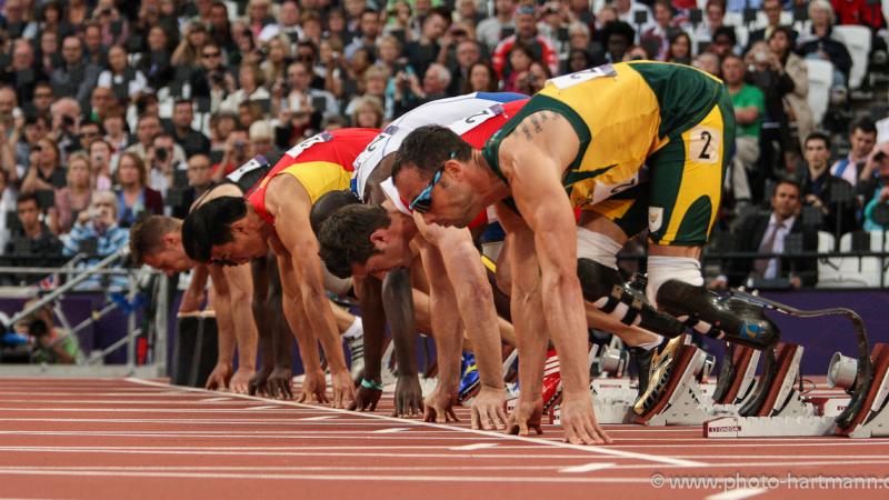 Starting line up in the Men's 100m - T44 Heats