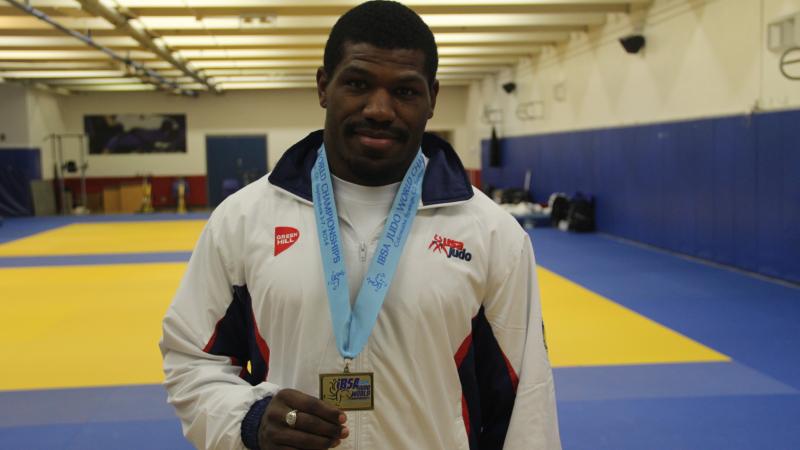 USA judoka Dartanyon Crockett showing his gold medal.