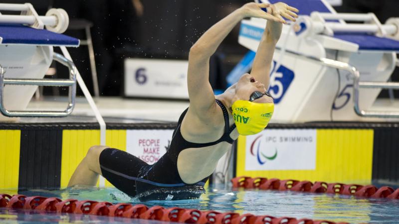 Swimmer doing a back start