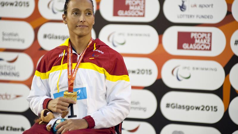 Teresa Perales with her gold medal after success at Glasgow 2015.