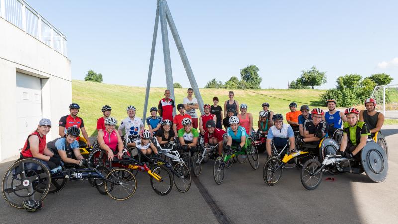 Marcel Hug offered his knowledge and experience to aspiring wheelchair racers.