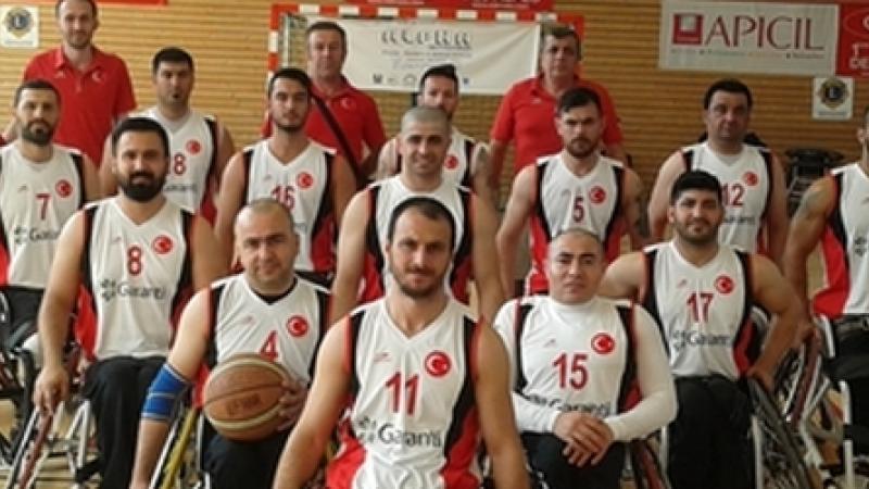 Group shot of wheelchair basketball team