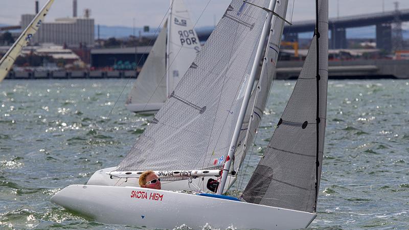 Head of a woman in a sailing boat